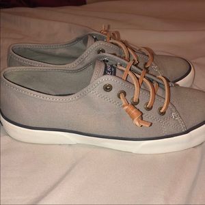 SPERRY SHOES SIZE 6